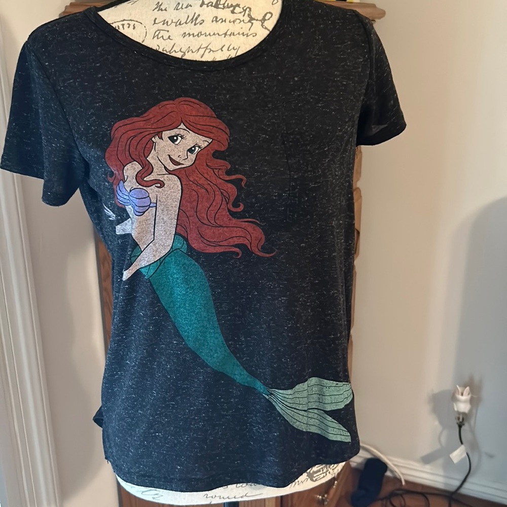 Ariel T-shirt with pocket